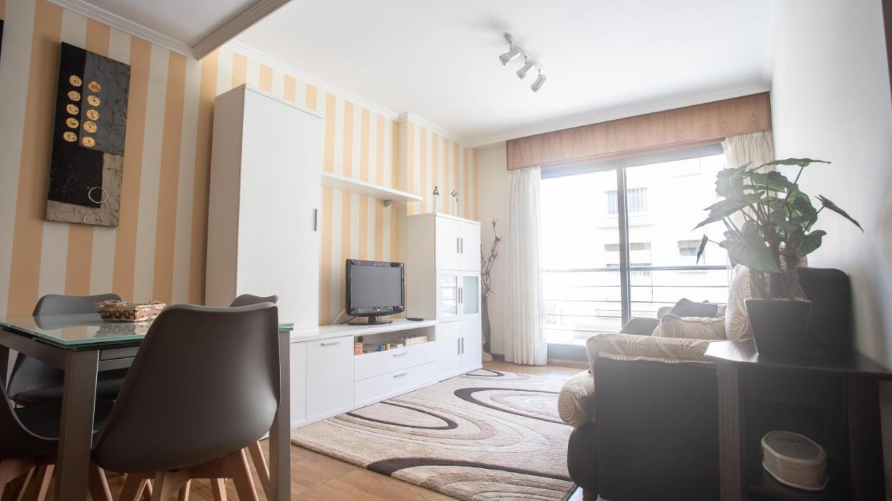 Apartamento En El Centro Con Plaza De Garaje А-Гуарда Екстер'єр фото