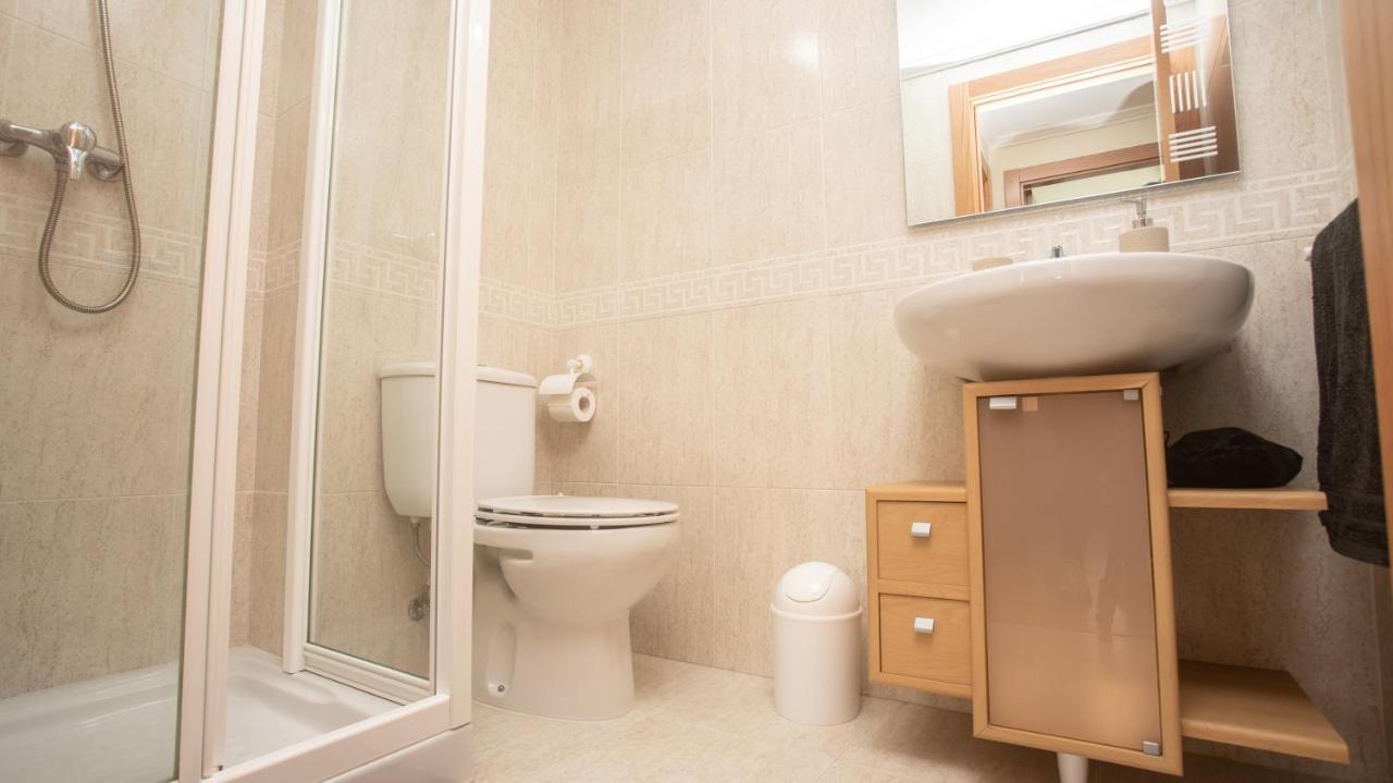 Apartamento En El Centro Con Plaza De Garaje А-Гуарда Екстер'єр фото