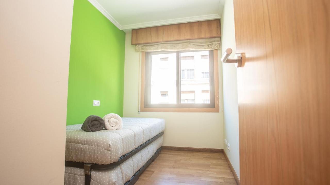 Apartamento En El Centro Con Plaza De Garaje А-Гуарда Екстер'єр фото