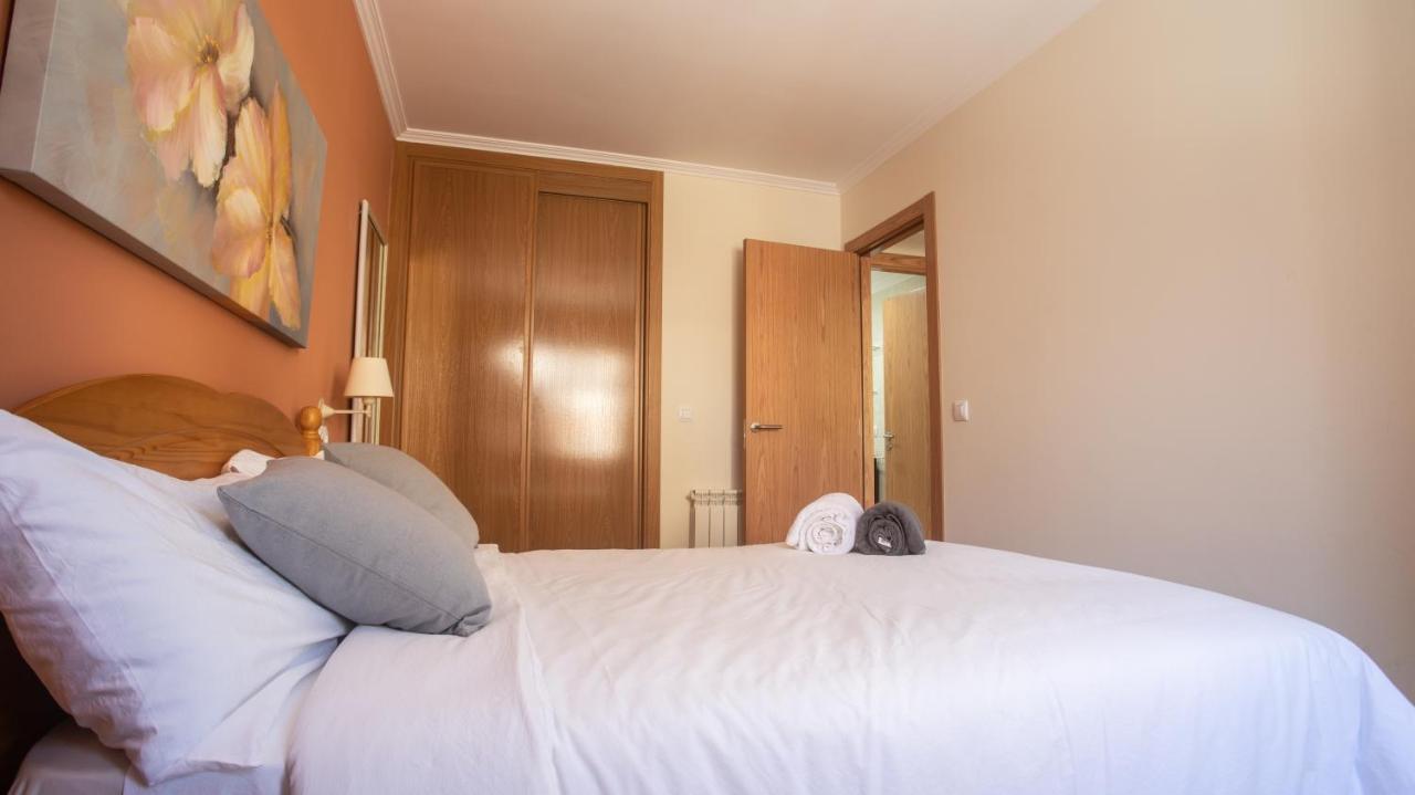 Apartamento En El Centro Con Plaza De Garaje А-Гуарда Екстер'єр фото